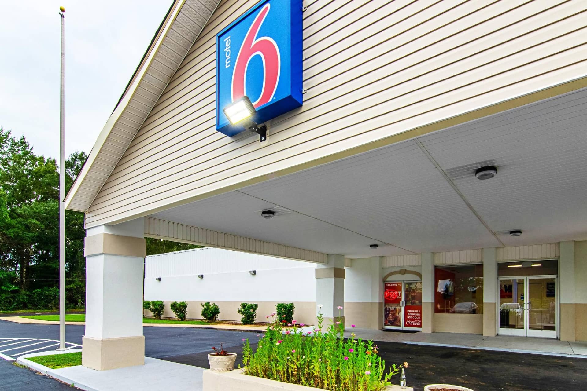 Motel 6 Bay Minette, AL Motel 6 Bay Minette, AL