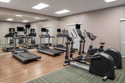 โรงแรมฮอลิเดย์อินน์เอ็กซ์เพรส ทรอย บาย ไอเอชจี (Holiday Inn Express Troy By IHG)1