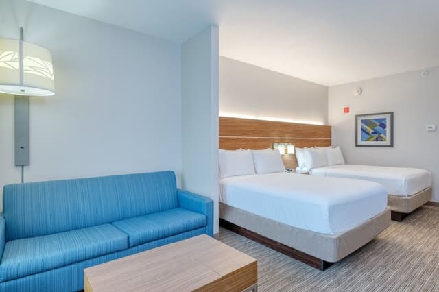 Suite, 2 Queen Beds