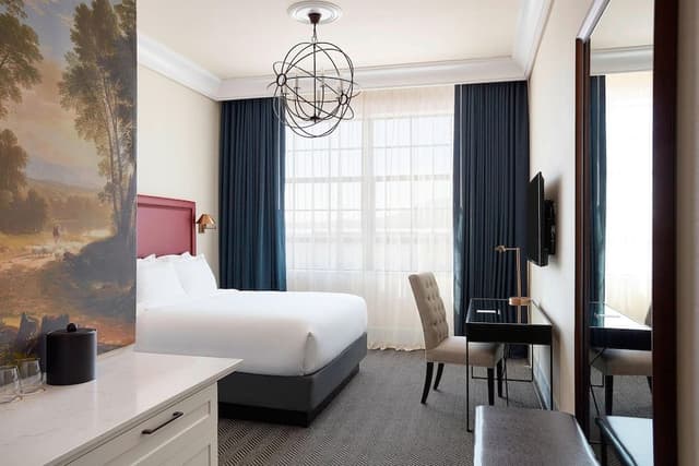 Suite, 1 King Bed with Sofa bed