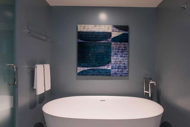2 BEDROOM OCEAN VIEW 1 KING 2 DOUBLES SUITE