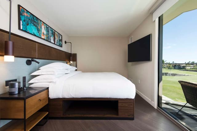 2 BEDROOM RESORT VIEW 1 KING 2 DOUBLES SUITE