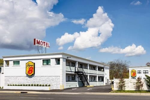 ซุปเปอร์ 8 บาย วินด์แฮม ลินเดนเฮิร์ส (Super 8 by Wyndham Lindenhurst)0