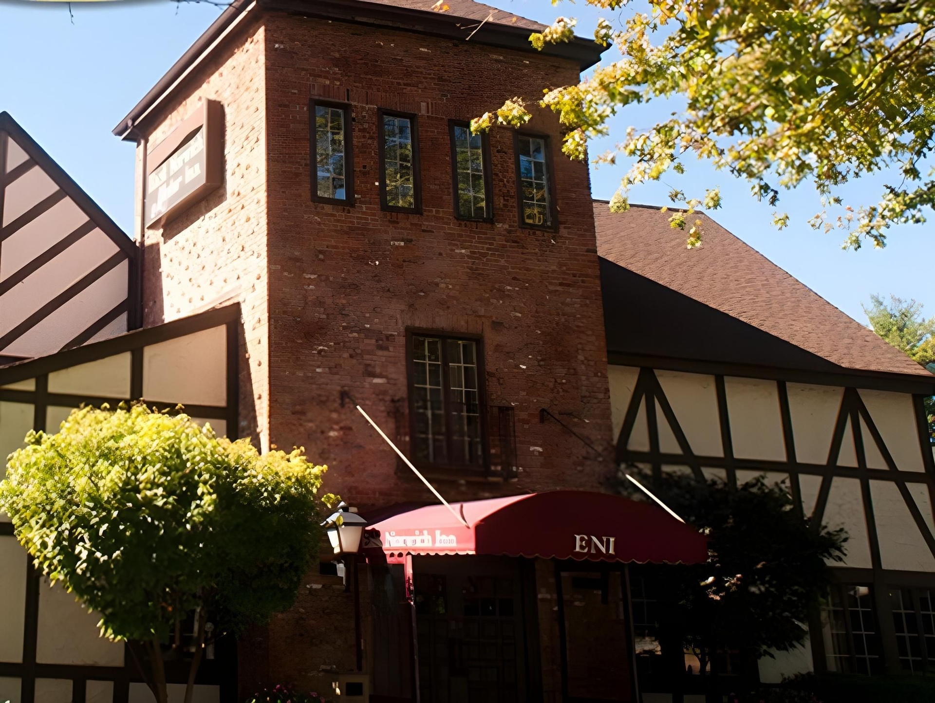 East Norwich Inn2