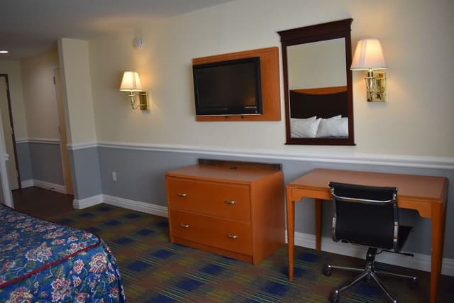 Standard Room, 1 King Bed