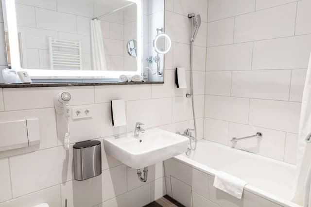 Standard Room, 1 Double Bed, Kitchenette (Converts to 2 Twin Beds)