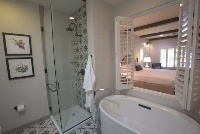 Room, 1 King Bed, Balcony