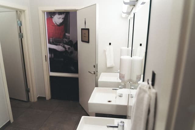 Private 6 bedded room with shared bathroom