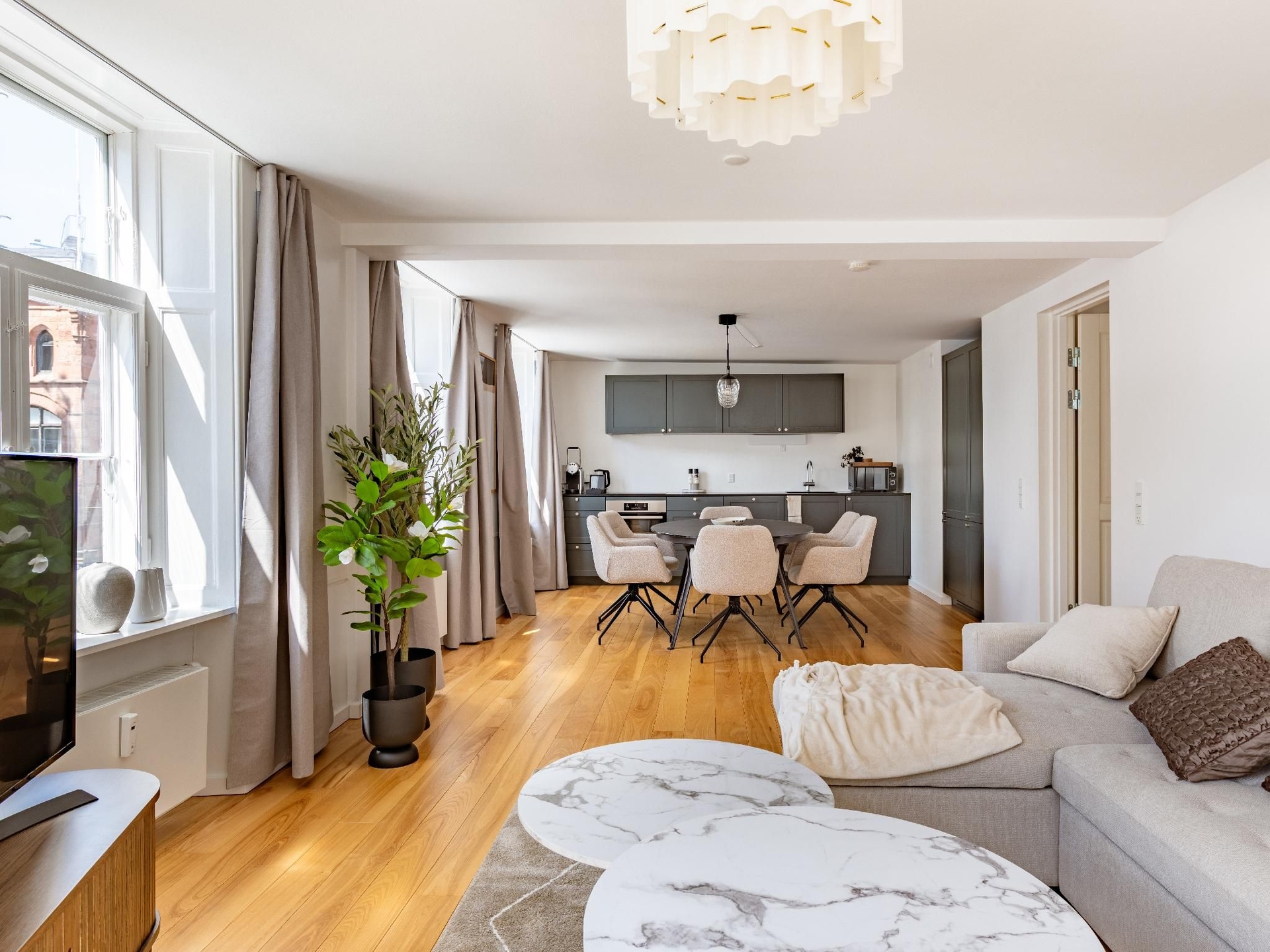 แซนเดอร์ส รีเจนต์ อพาร์ตเมนต์ 1 ห้องนอนสว่าง (Sanders Regent Bright 1 Bdr Apt)2