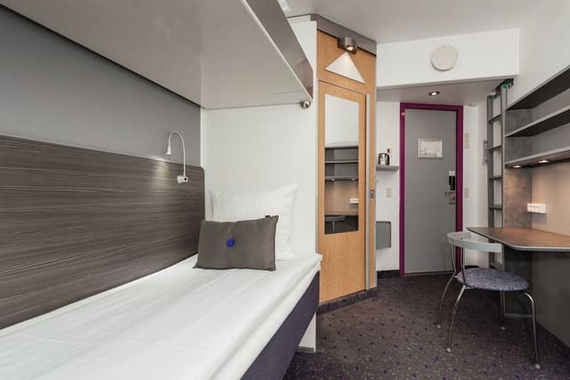 Economy Room