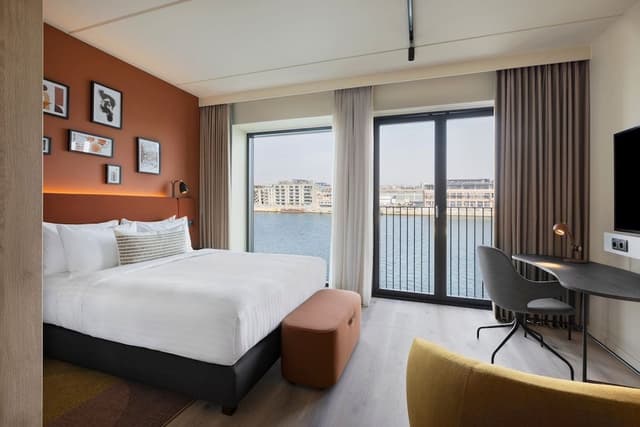 Studio, 1 Queen Bed, Sea View