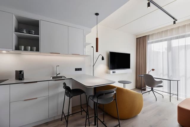 Studio, 1 Queen Bed, Courtyard View