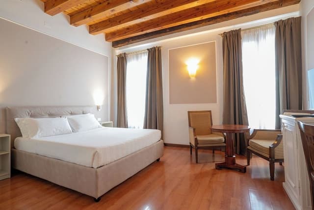 Superior Triple Room, Canal View