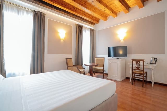 Superior Triple Room, Canal View
