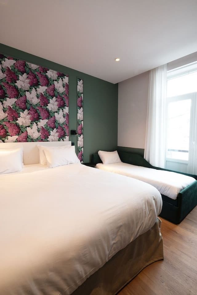 PRIVILEGE Room