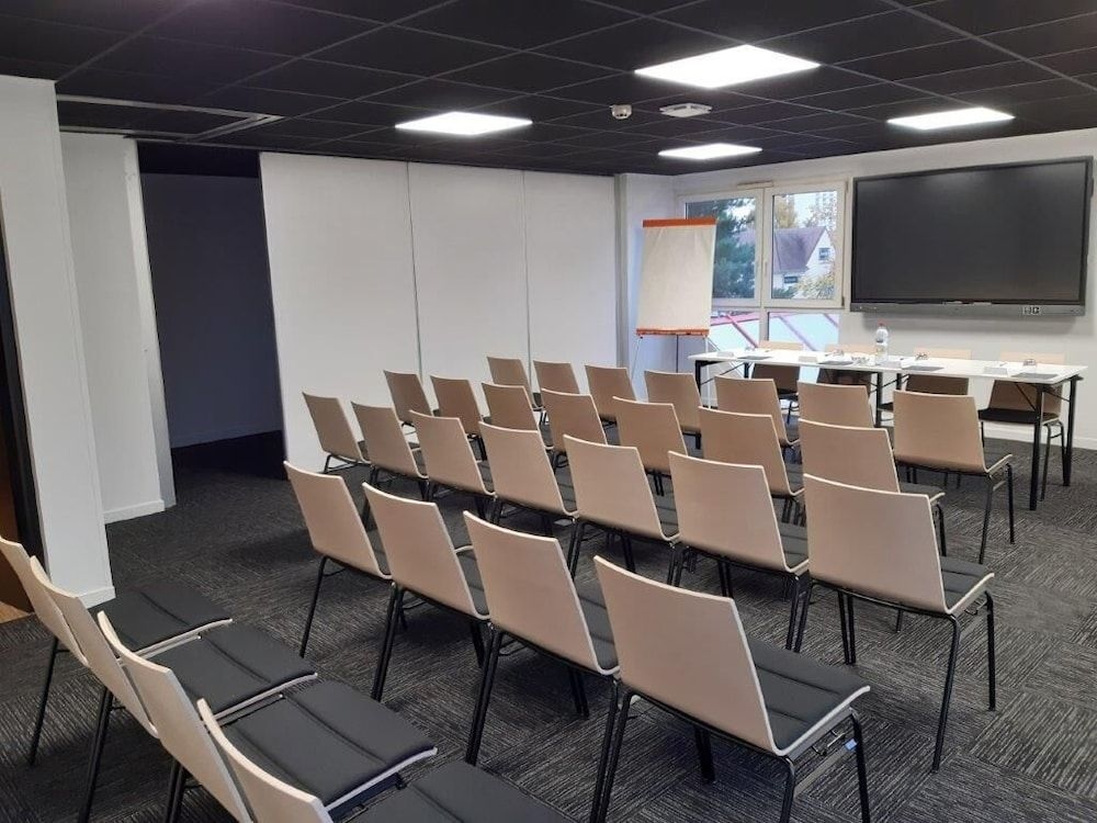 Hotel Crocus Caen Parc Expo2