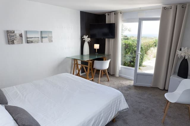 Double Room, Sea View, Garden Area