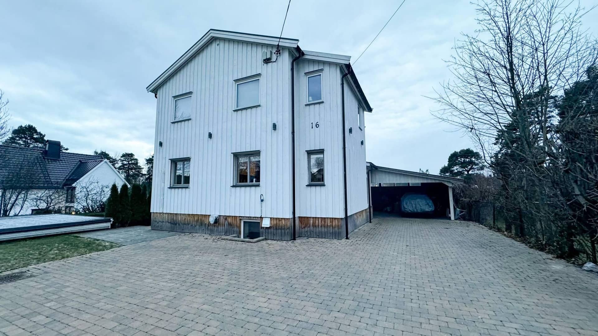 Cozy 2BR apartment with parking Cozy 2BR apartment with parking