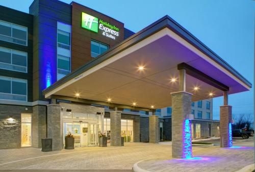 ฮอลิเดย์ อินน์ เอ็กซ์เพรส แอนด์ สวีทส์ คอลลิงวูด บาย ไอเอชจี (Holiday Inn Express & Suites Collingwood By IHG)0