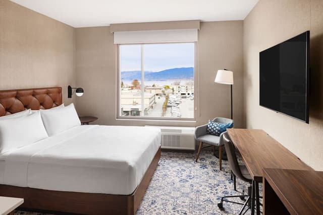 Room, 1 King Bed, Kitchenette