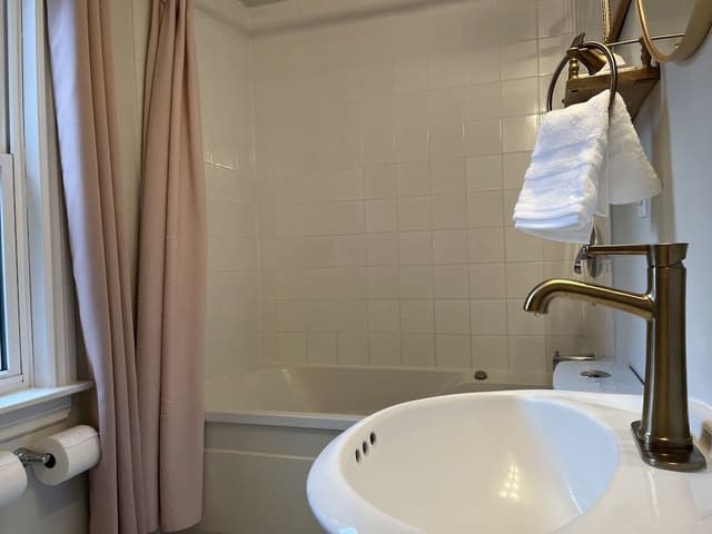 Superior Double Room, Ensuite (Rosebud Room)