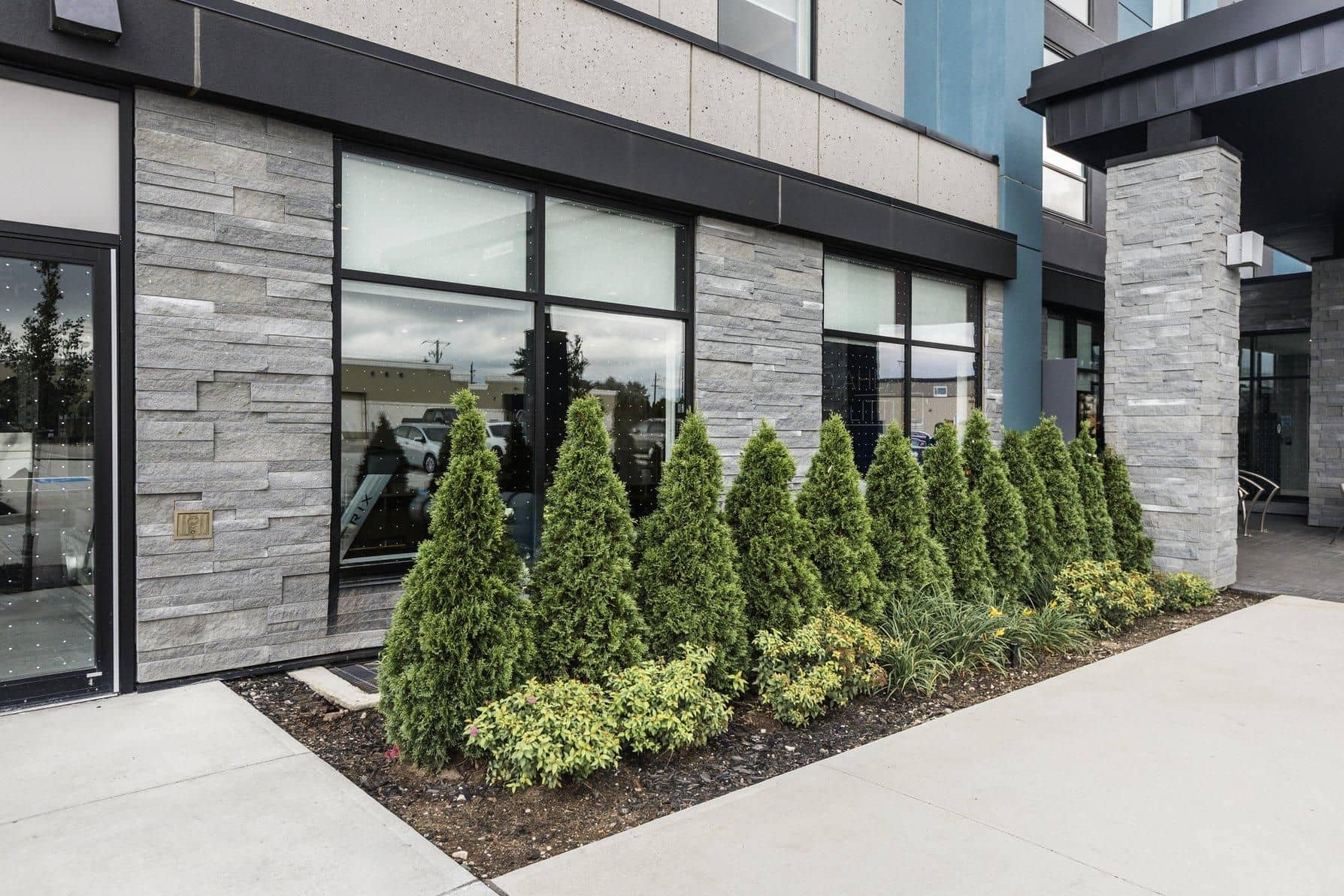 HOLIDAY INN EXPRESS AND SUITES TORONTO AIRPORT SOUTH By IHG HOLIDAY INN EXPRESS AND SUITES TORONTO AIRPORT SOUTH By IHG