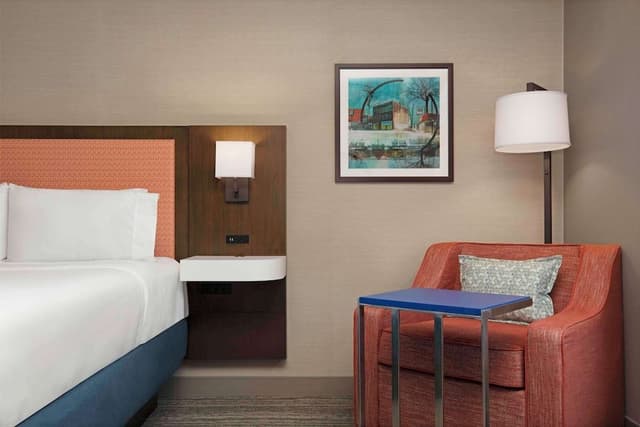 Room, 1 King Bed, Refrigerator & Microwave