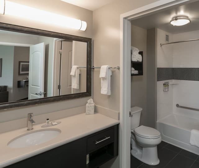 Room, 1 Queen Bed, Accessible, Non Smoking (Kitchen, Mobility Accessible)