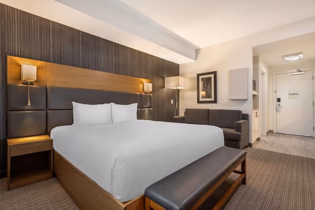 Standard Room, 1 King Bed, Non Smoking, Kitchenette (non-Pet friendly)