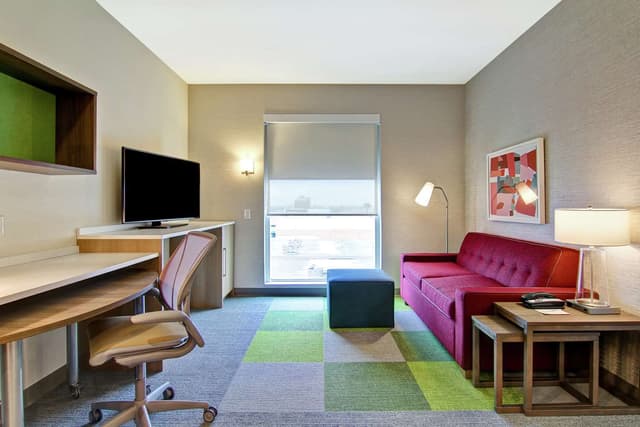 1 KING BED 1 BEDROOM SUITE NONSMOKING