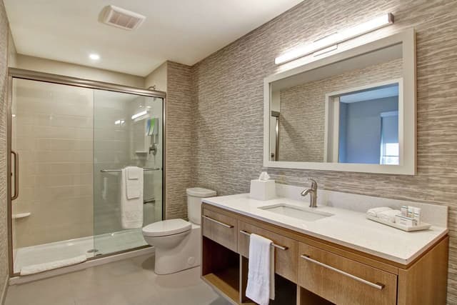 1 KING BED 1 BEDROOM SUITE NONSMOKING