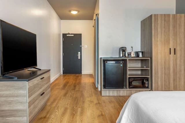 Standard Room, 1 King Bed, Non Smoking