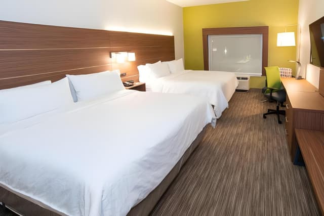 2 King Beds Standard Accessible