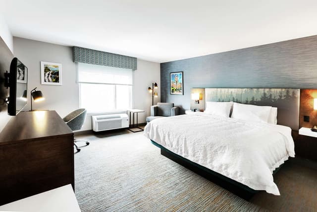 KING ROOM W/ MINI FRIDGE NON SMOKING