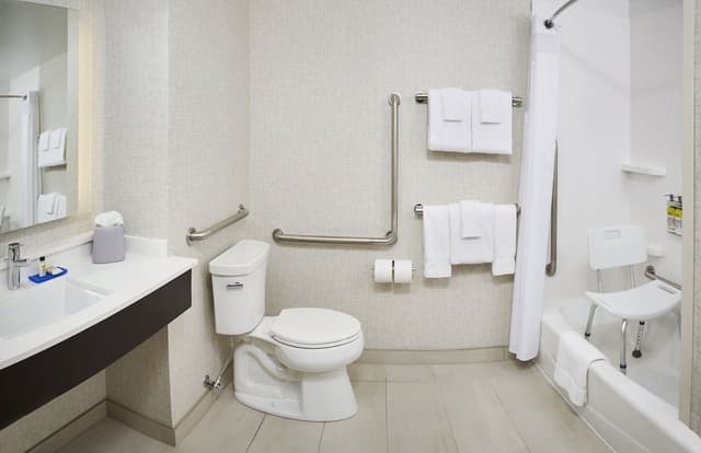 Standard Room, 2 Queen Beds, Accessible Bathtub (Mobility)