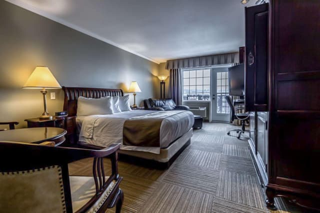 1 Queen Bed, Nonsmoking, Upgrade