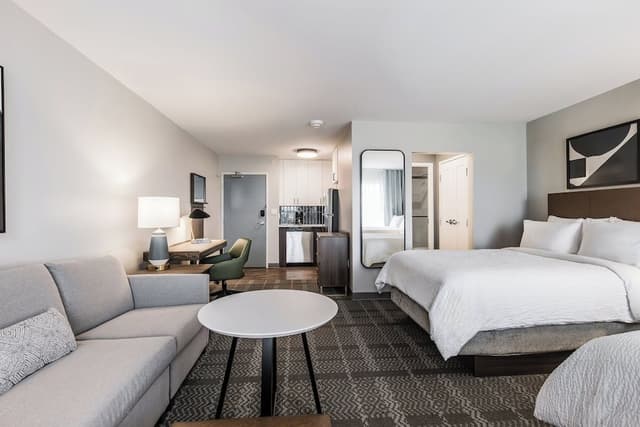 Studio Suite, 2 Double Beds, Kitchen