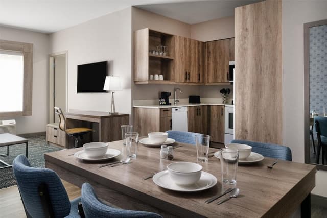 Family Suite, 2 Queen Beds, Non Smoking, Kitchen (with Sofabed, Full Kitchen)