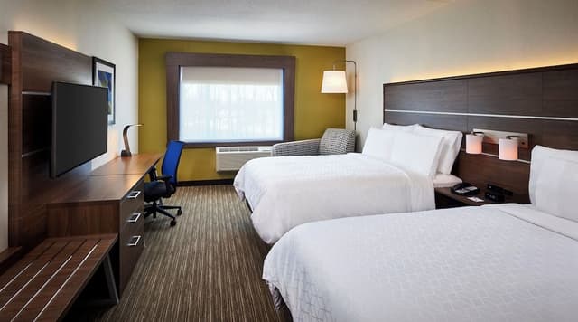 Standard Room, 2 Queen Beds, Accessible Bathtub (Mobility)
