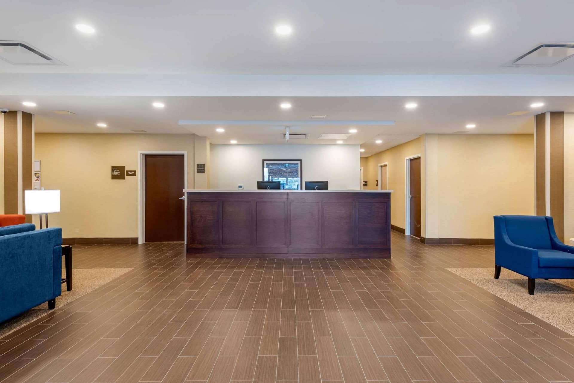 Comfort Inn & Suites Comfort Inn & Suites