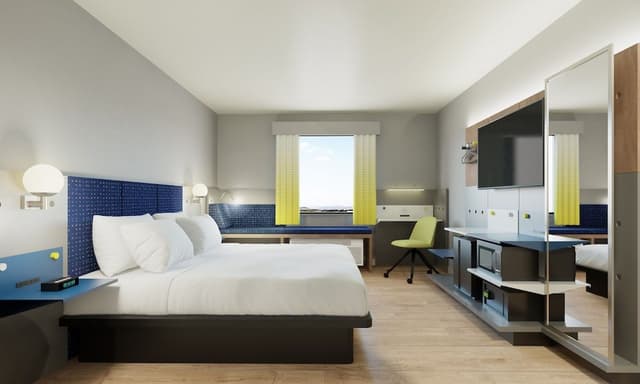 Suite, 1 King Bed, Accessible, Non Smoking (Mobility)