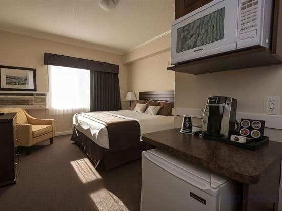 1 King Bed, Non-Smoking