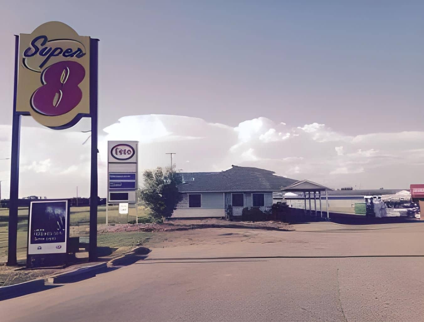 Super 8 By Wyndham Smoky Lake Super 8 By Wyndham Smoky Lake