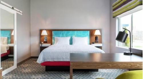Hampton Inn & Suites Orangeville, ON3