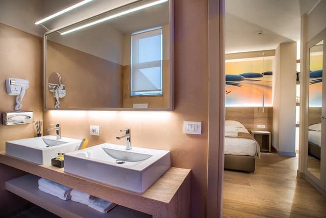 Luxury Suite
