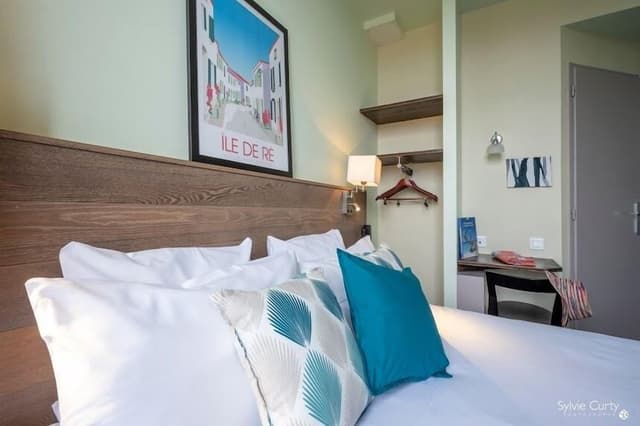 Classic Double Room (3ème étage / 3rd floor)