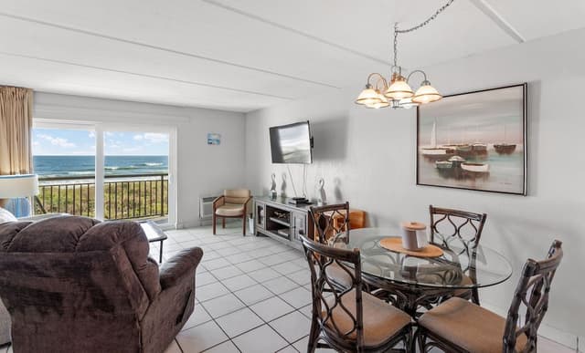 Senior Condo, 1 King Bed with Sofa bed