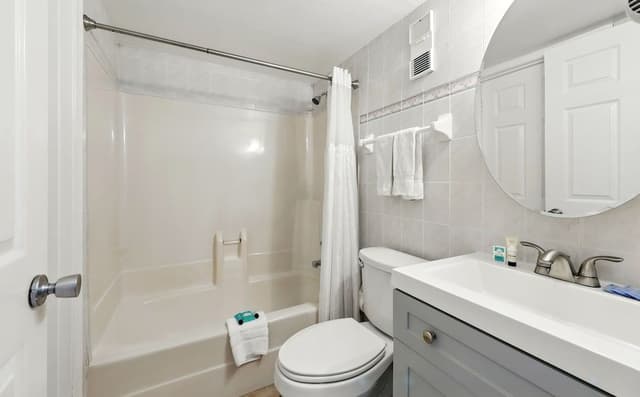 Senior Condo, 1 King Bed with Sofa bed