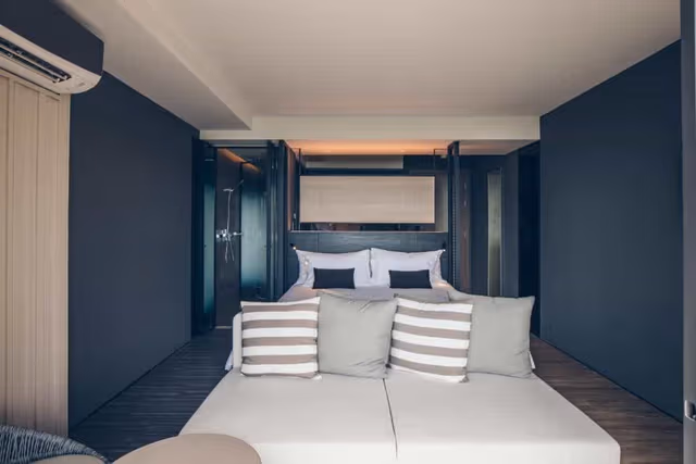 Executive Ocean Room