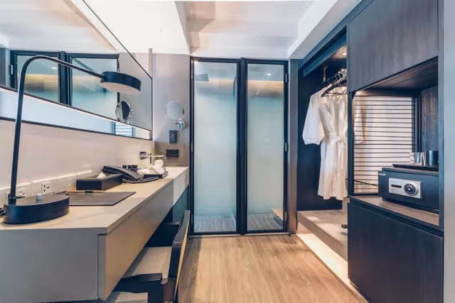 Executive Ocean Room